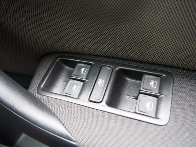 VOLKSWAGEN CROSS POLO