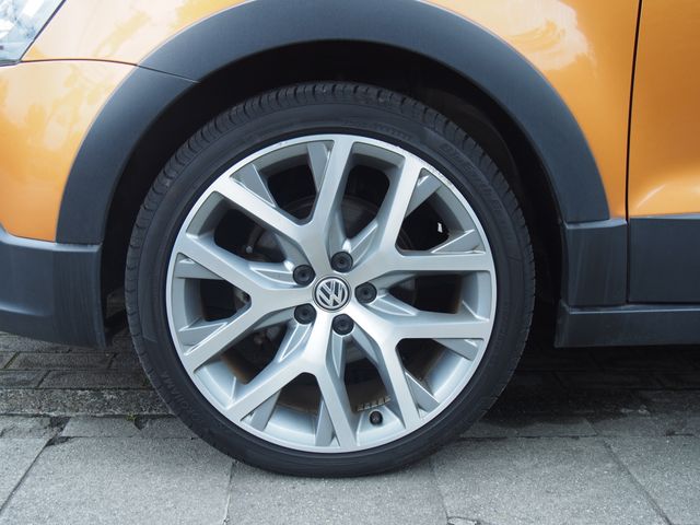 VOLKSWAGEN CROSS POLO