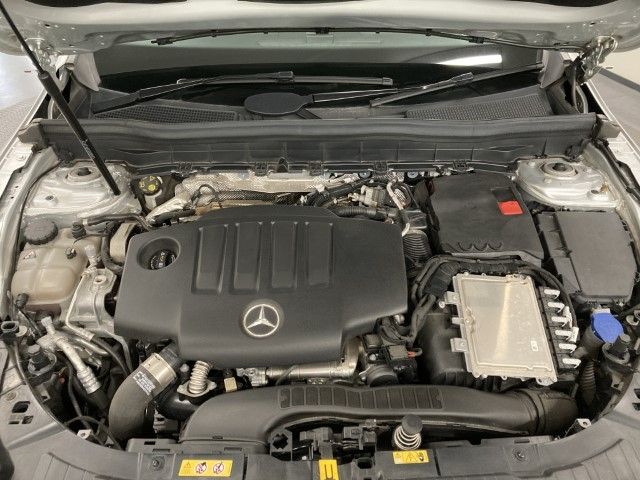 MERCEDES BENZ GLB
