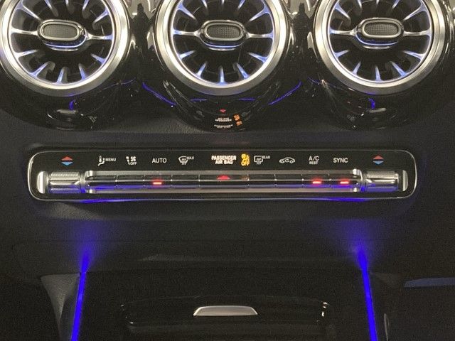 MERCEDES BENZ GLB
