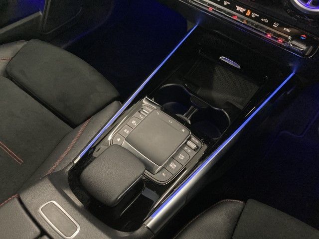 MERCEDES BENZ GLB