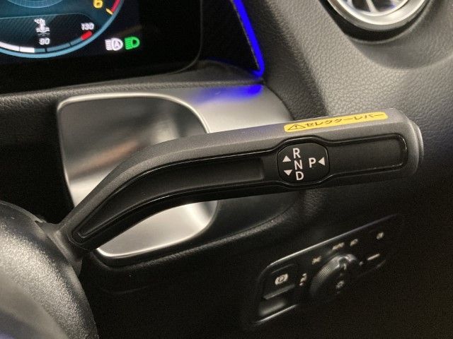 MERCEDES BENZ GLB