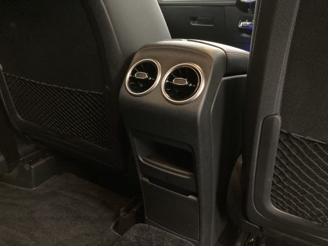 MERCEDES BENZ GLB