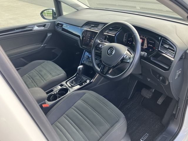 VOLKSWAGEN GOLF TOURAN