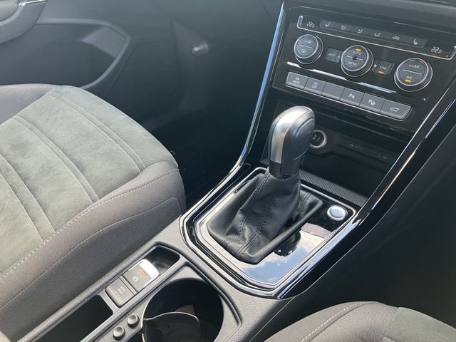 VOLKSWAGEN GOLF TOURAN