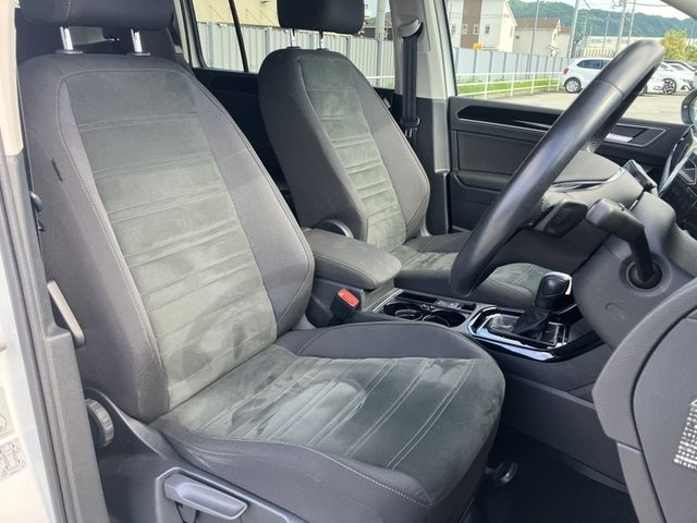 VOLKSWAGEN GOLF TOURAN