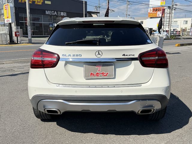 MERCEDES BENZ GLA class