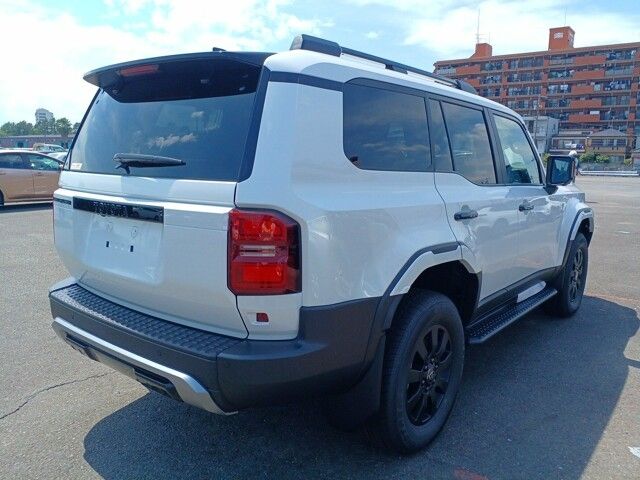 LANDCRUISER 250