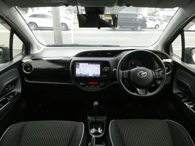 VITZ HYBRID