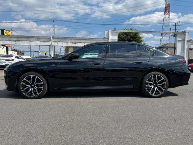 BMW i7
