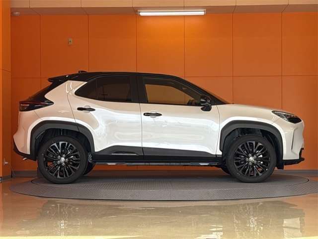 YARIS CROSS HYBRID