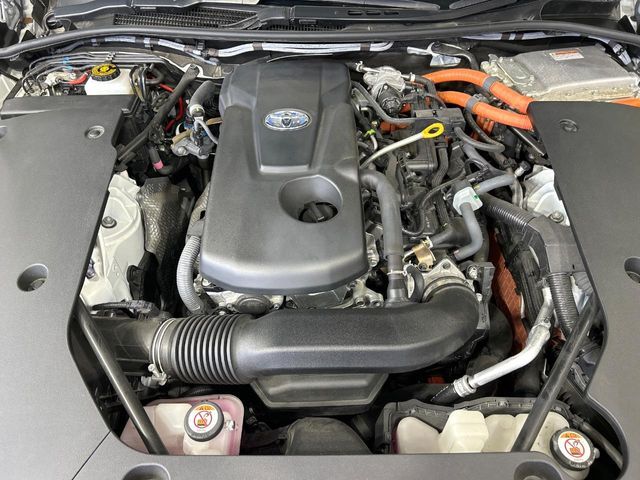 CROWN sedan hybrid