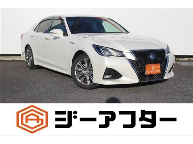 CROWN sedan hybrid