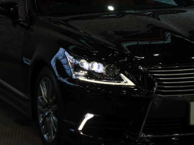 LEXUS LS600h