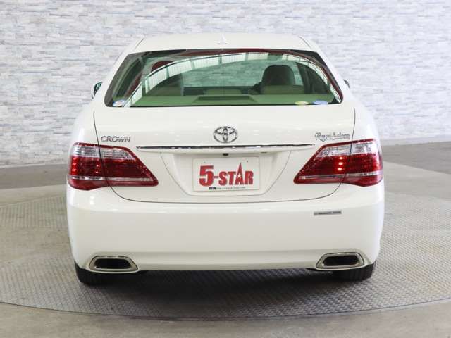 CROWN sedan