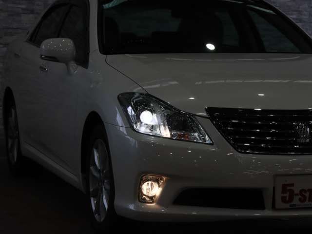 CROWN sedan