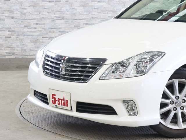 CROWN sedan