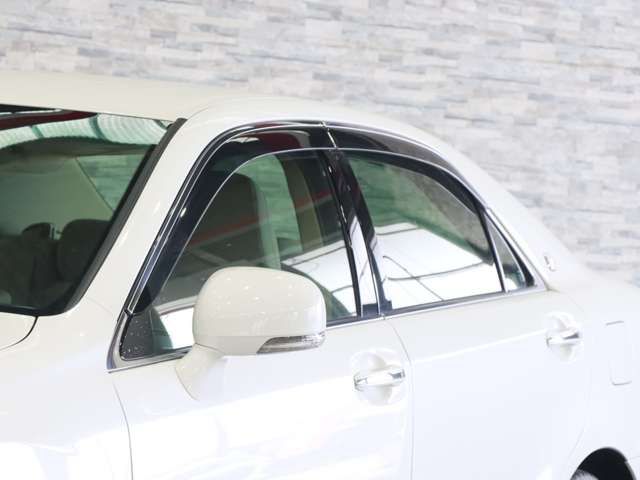 CROWN sedan