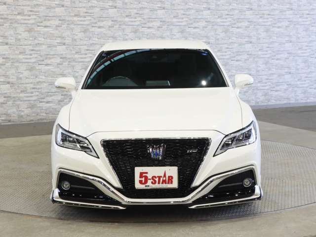 CROWN sedan hybrid