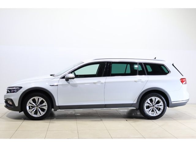 VOLKSWAGEN PASSAT Alltrack