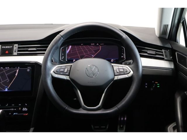 VOLKSWAGEN PASSAT Alltrack