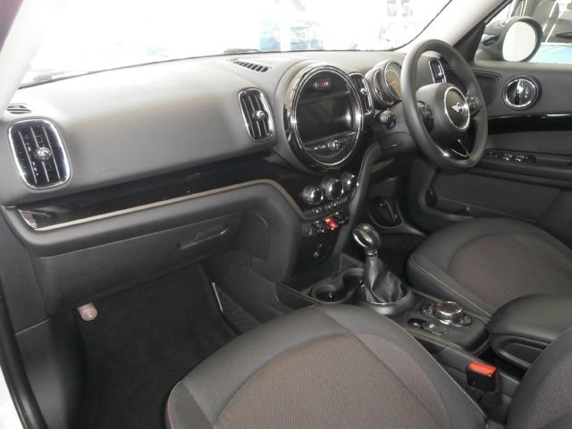 BMW MINI COOPER CROSSOVER