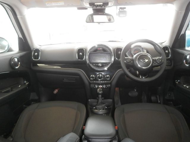 BMW MINI COOPER CROSSOVER