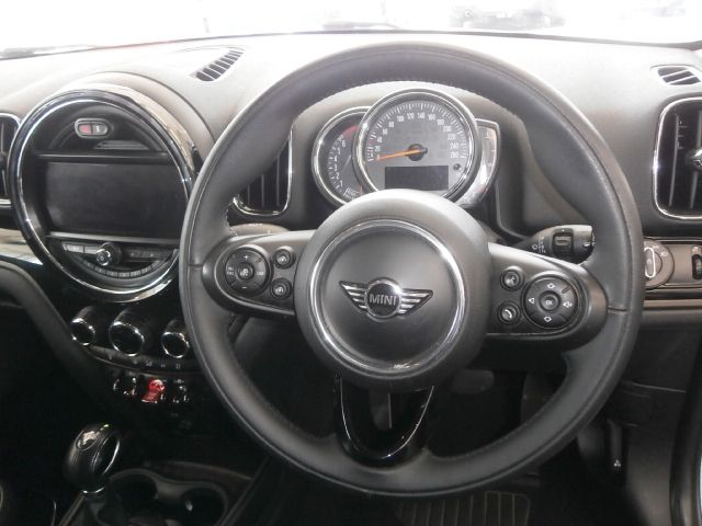 BMW MINI COOPER CROSSOVER