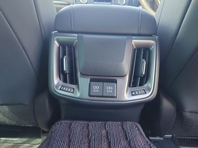 CROWN sedan hybrid
