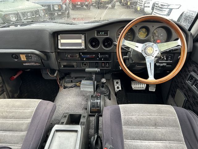LANDCRUISER van