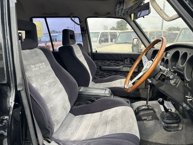 LANDCRUISER van