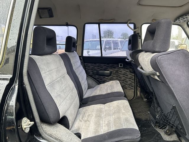 LANDCRUISER van