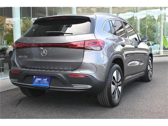 MERCEDES BENZ EQA