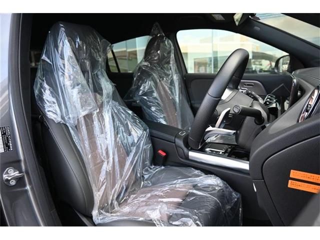 MERCEDES BENZ EQA