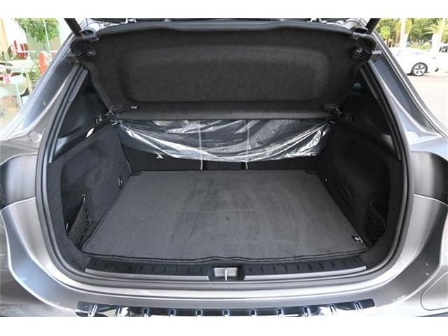 MERCEDES BENZ EQA