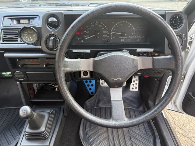 SPRINTER TRUENO hatchback