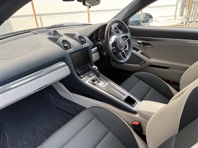 PORSCHE 718CAYMAN