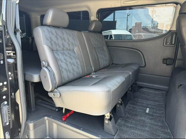CARAVAN van 2WD
