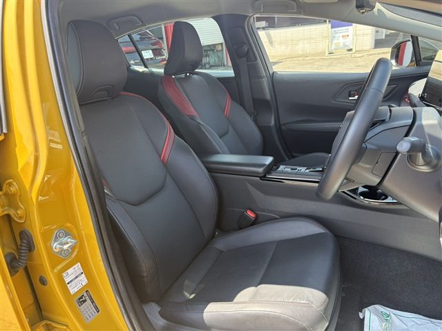 PRIUS 4WD