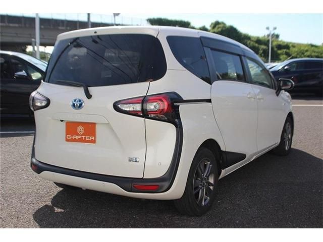 SIENTA HYBRID