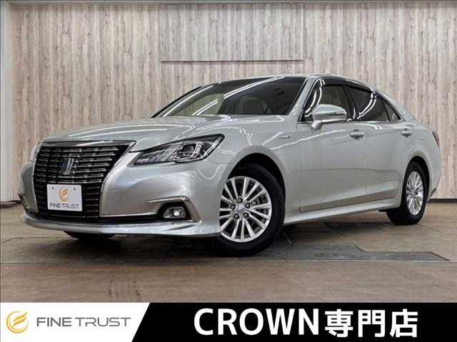 CROWN sedan hybrid