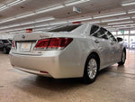 CROWN sedan hybrid