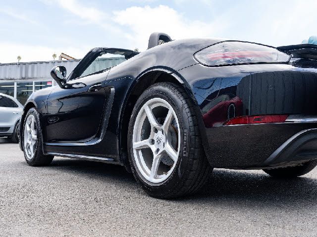 PORSCHE 718BOXSTER