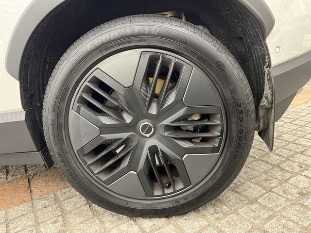 VOLVO EX30 CROSS COUNTRY