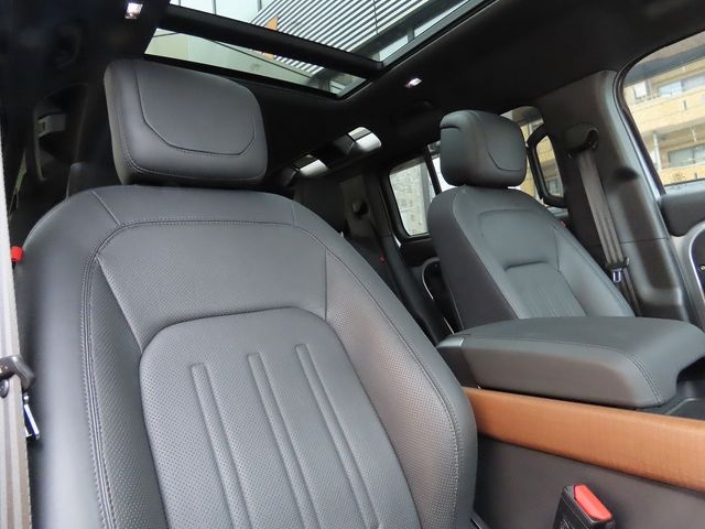 ROVER DEFENDER