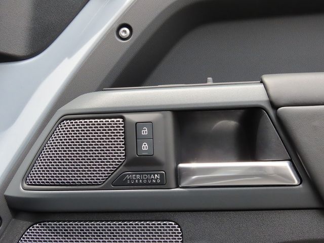 ROVER DEFENDER