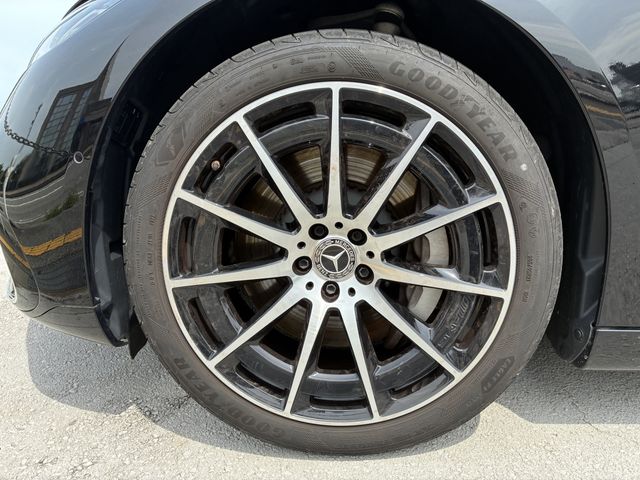 MERCEDES BENZ EQS