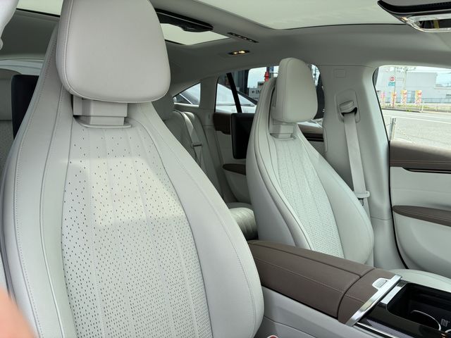 MERCEDES BENZ EQS