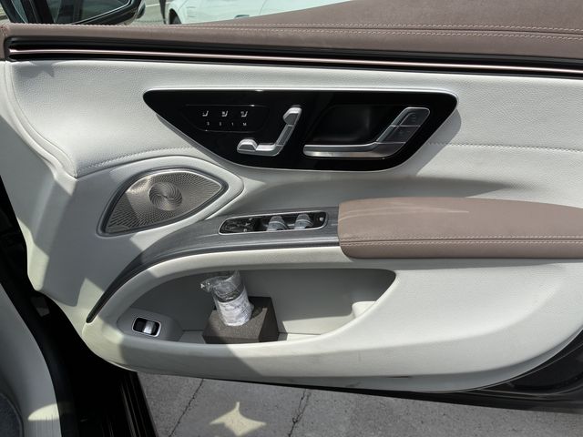 MERCEDES BENZ EQS
