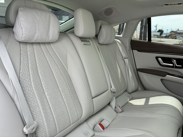 MERCEDES BENZ EQS
